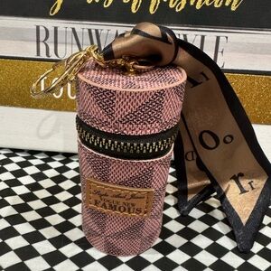 Vogue New Famous Keychain